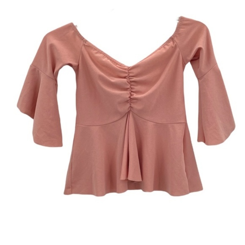 BOOHOO OFF THE SHOULDER RUFFLE ROSE CROP TOP. - Picture 5 of 8